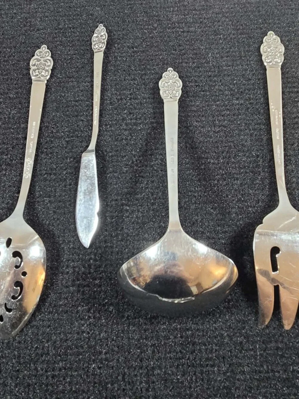 ONEIDACRAFT DELUXE STAINLESS FLATWARE SET SERVING SPOONS NORDIC CROWN 41 PCS